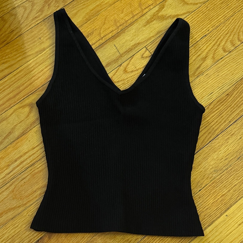 Aritzia Babaton Sculpt Knit Classic Black Ribbed V-Neck Tank Top, size Small.
